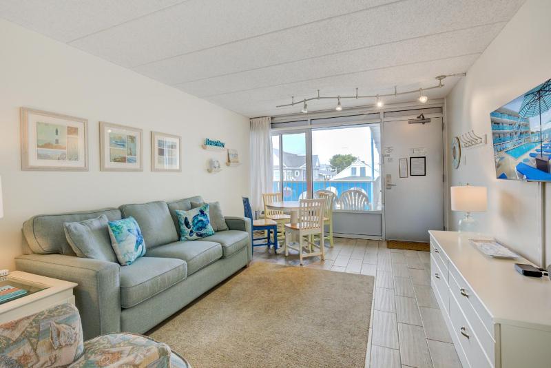 Suite 201 image 3