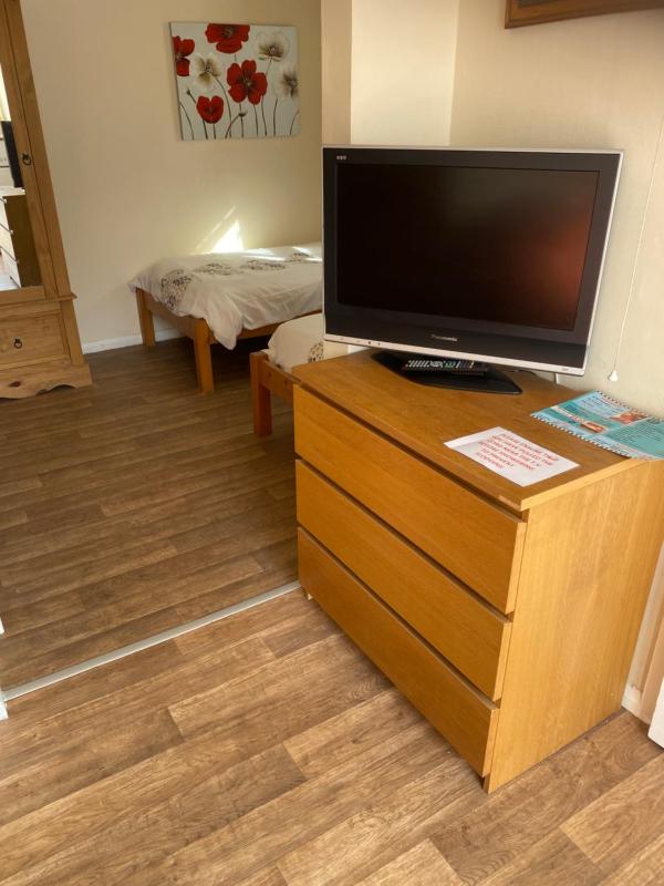 Twin Room - Disability Access image 3