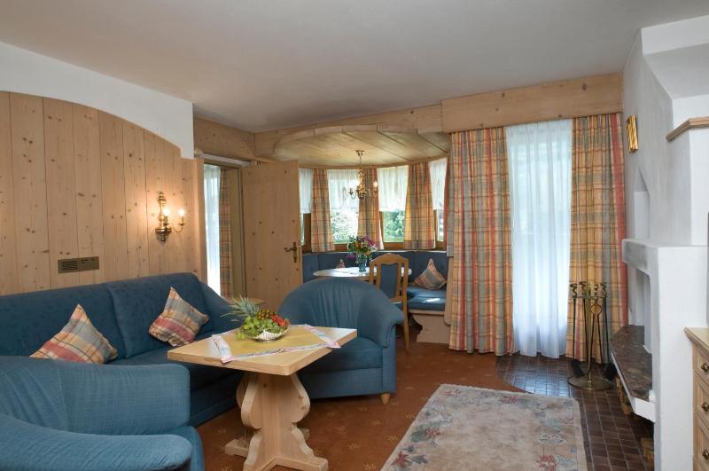 Suite with Garden View image 2