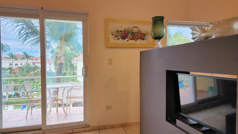 Ocean Dream top floor Studio with balcony - image 4