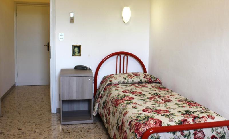 Single Room with Private Bathroom image 4