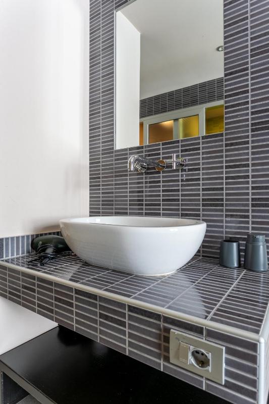 Classic Double Room image 3