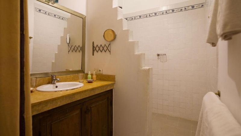 Riad Lyla - image 9