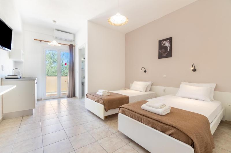 Double or Twin Room with Side Sea View image 1