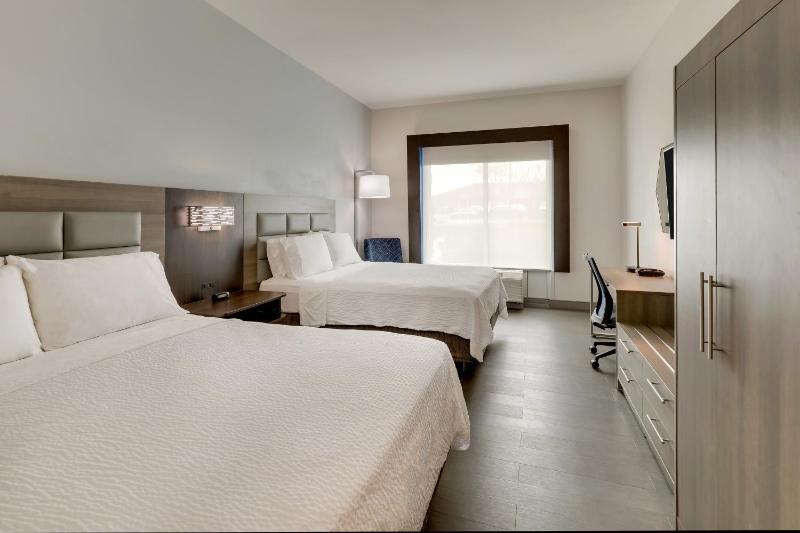 Standard Room image 4