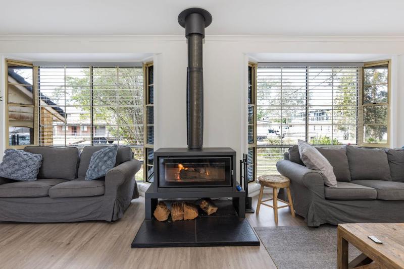 Anglesey - Pet Friendly with Pool - 4 Mins Walk to Beach - image 29