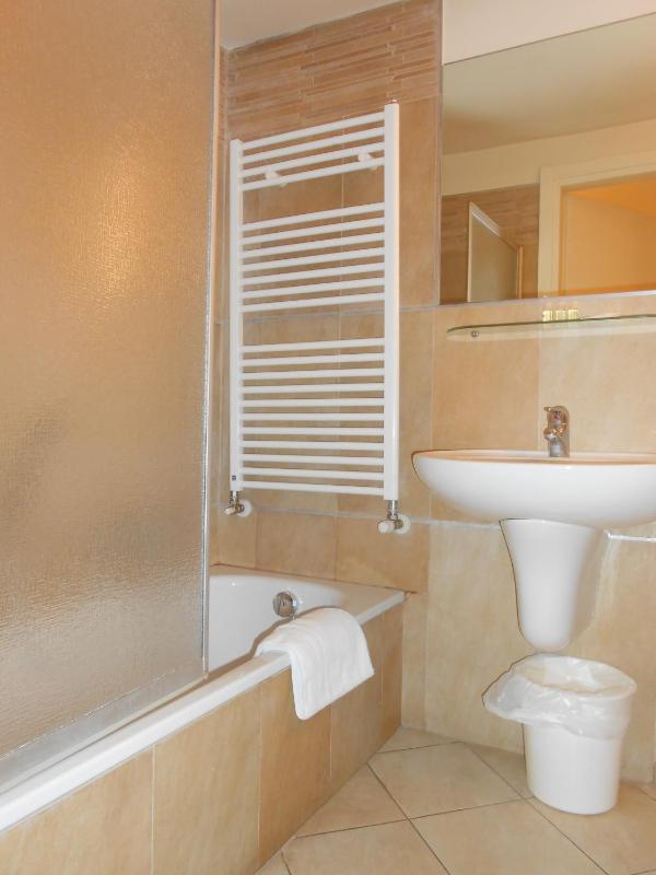 Triple Room image 3