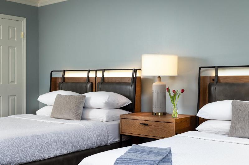 Standard Double Room image 2