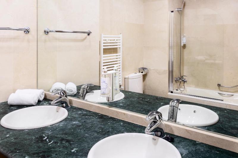 Double Room image 1