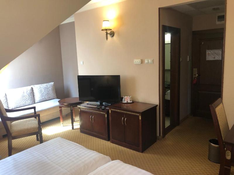 Superior Double or Twin Room image 4