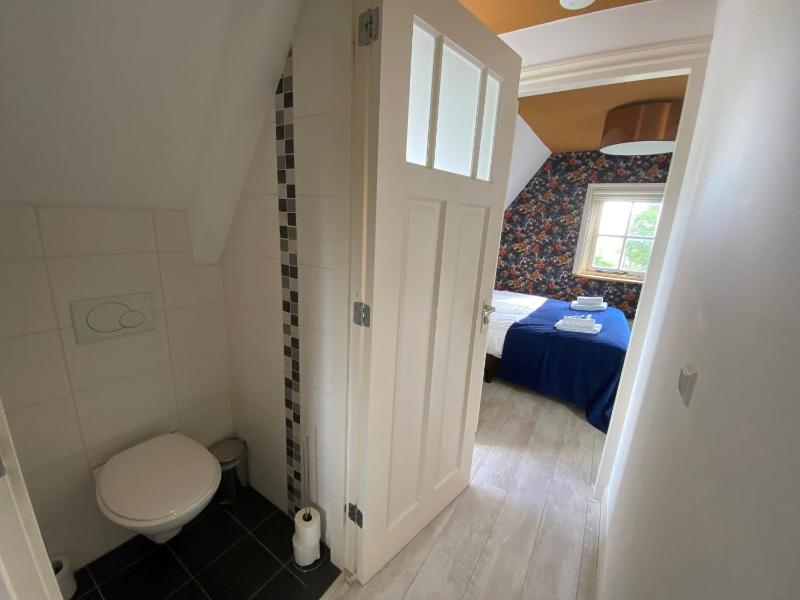 Quadruple Room image 4
