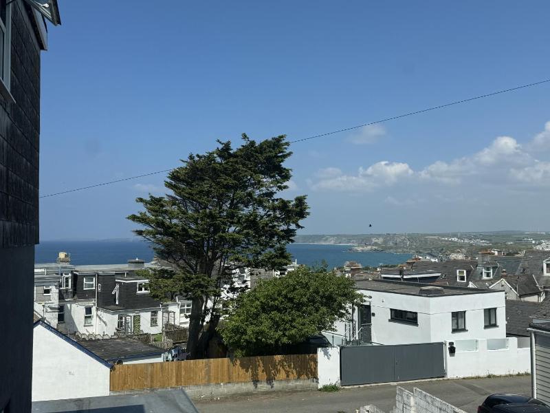 Deluxe Double Room with Sea View image 2