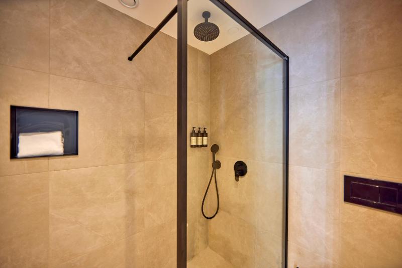 Suite with Sea View image 4