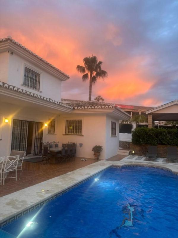 Lets in the Sun - Villa Sunset - image 9