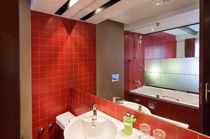 Superior Double Room image 3