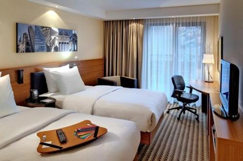 Twin Room image 3