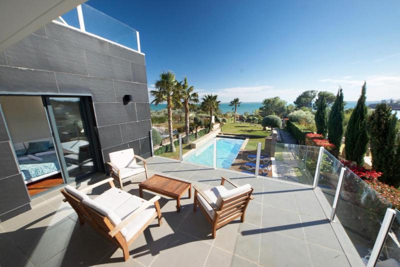Four-Bedroom Villa image 1