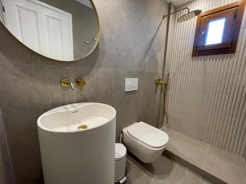  Comfort Room image 1