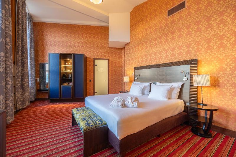 Junior Suite image 1
