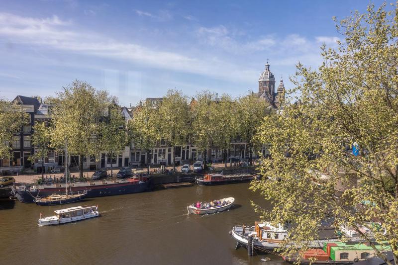 Deluxe Room with Canal View image 2