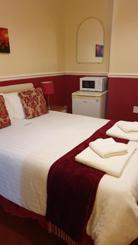 Economy Double Room image 3