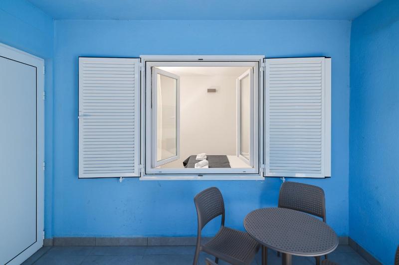  Sea Side  Superior One-Bedroom Apartment with Patio image 4