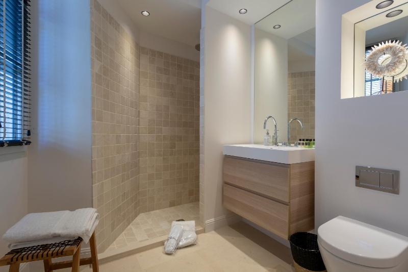 Two-Bedroom Suite Sea View image 4