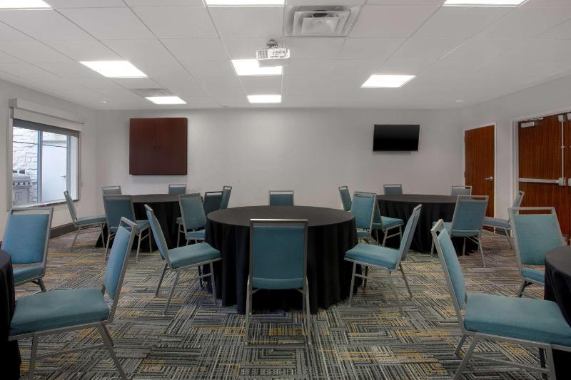 Homewood Suites by Hilton Lackland AFB/Sea World - image 32