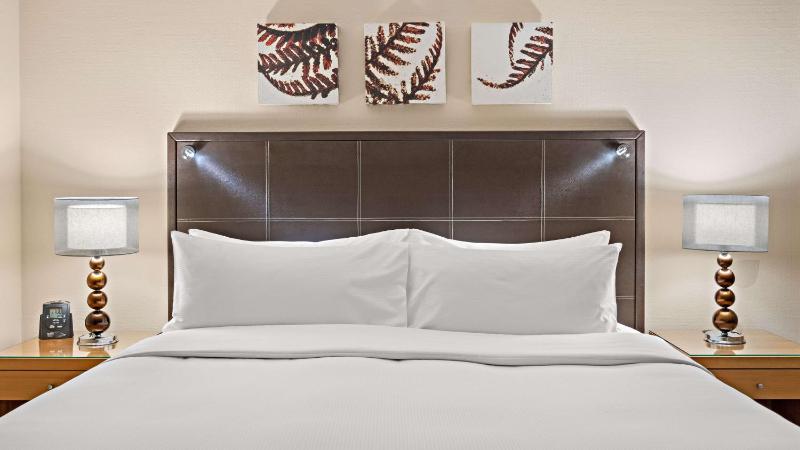 Executive Queen Room image 4