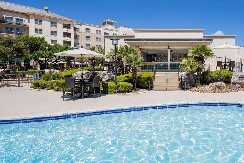 Hilton San Antonio Hill Country - image 10