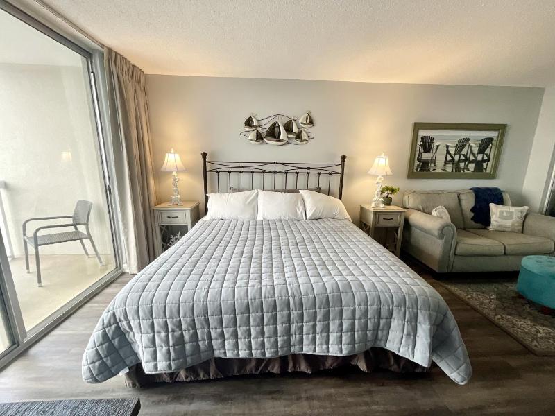 Stylish ocean view studio with full access to resort amenities! condo - image 8