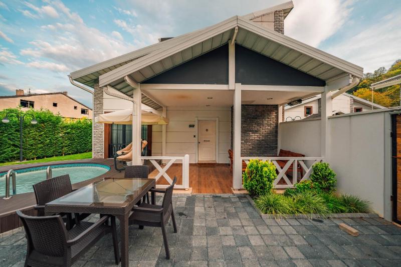 Three-Bedroom Villa image 1