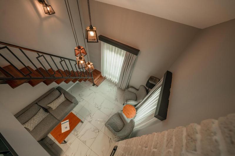Deluxe Villa image 2