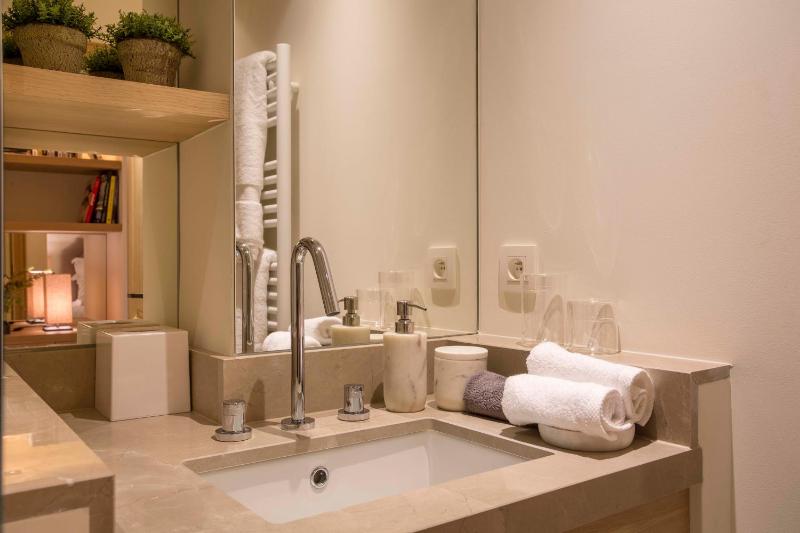Elegance Room image 4