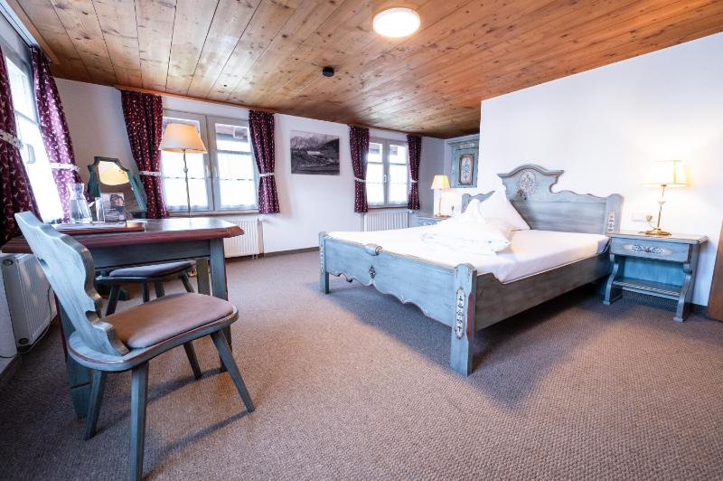 Deluxe Double Room image 4