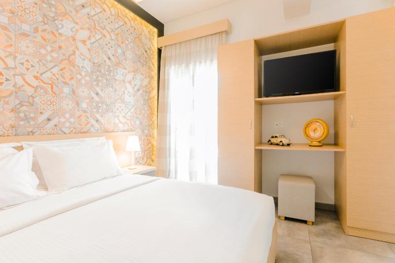 Deluxe One-Bedroom Apartment with Side Sea View (2 Adults & 2 Children) image 3