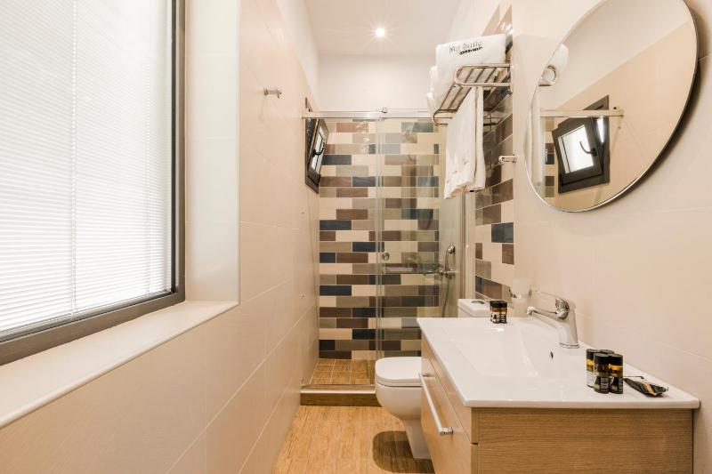 Deluxe One-Bedroom Apartment with Side Sea View (2 Adults & 2 Children) image 2