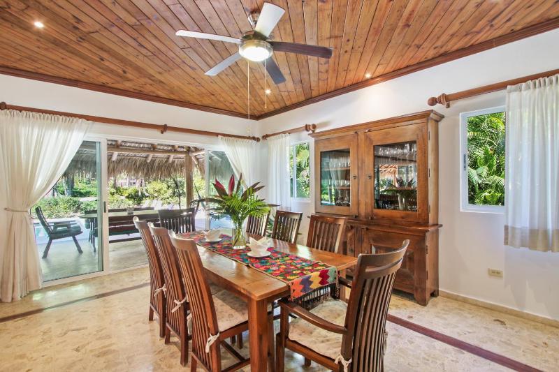 Luxury Villa on La Cana Golf Course with Pool Jacuzzi Cart & Maid - image 3