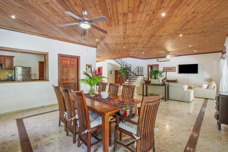 Luxury Villa on La Cana Golf Course with Pool Jacuzzi Cart & Maid - image 38