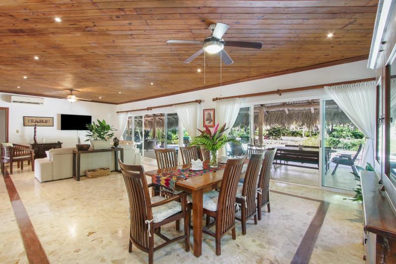 Luxury Villa on La Cana Golf Course with Pool Jacuzzi Cart & Maid - image 23
