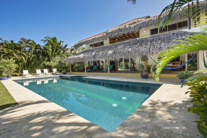 Luxury Villa on La Cana Golf Course with Pool Jacuzzi Cart & Maid - image 22