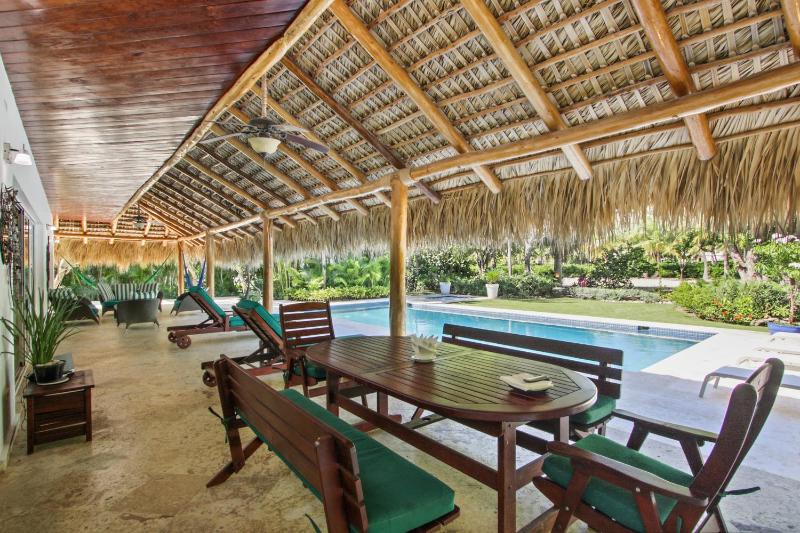 Luxury Villa on La Cana Golf Course with Pool Jacuzzi Cart & Maid - image 31