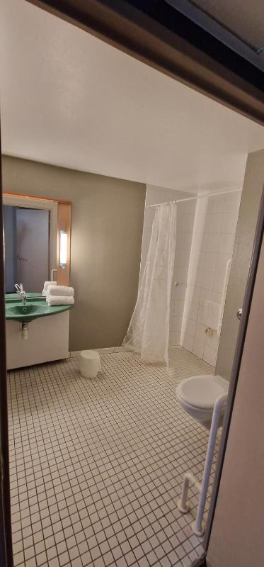 2 Adjacent Double Rooms image 3