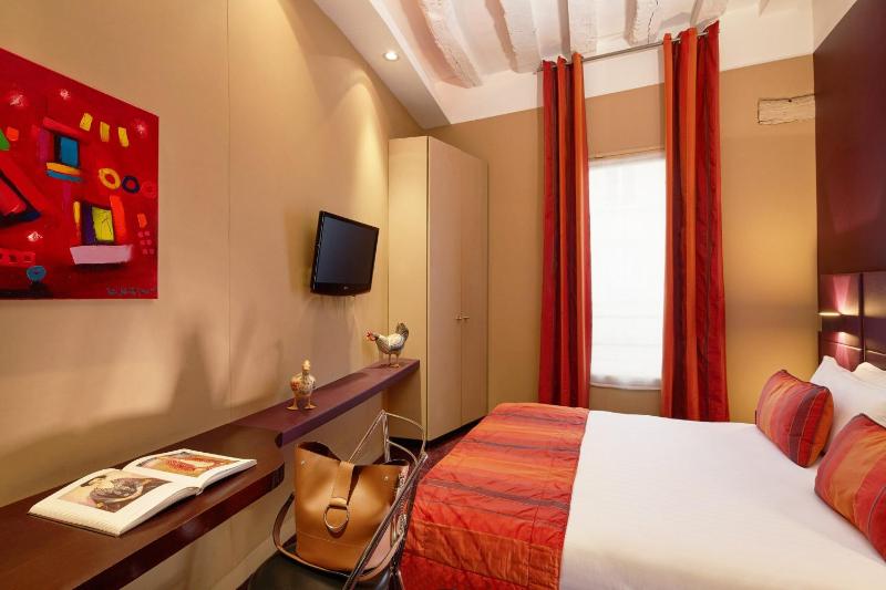 Double Room image 1