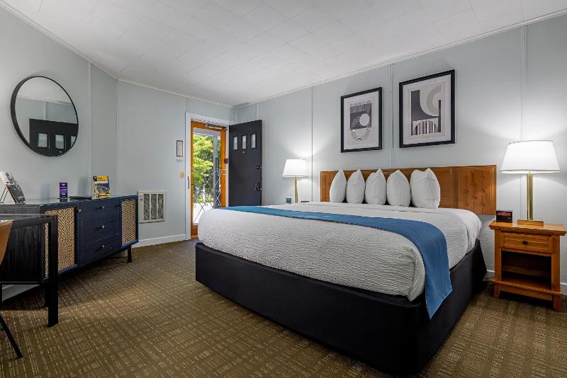 Mini-Suite King (Max 2 People) Building 2 image 4