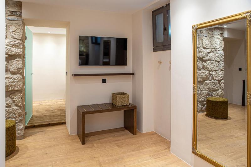 Epitome Suites - image 2