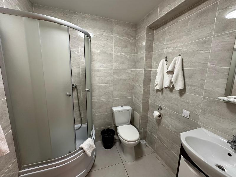 Deluxe Twin Room image 2