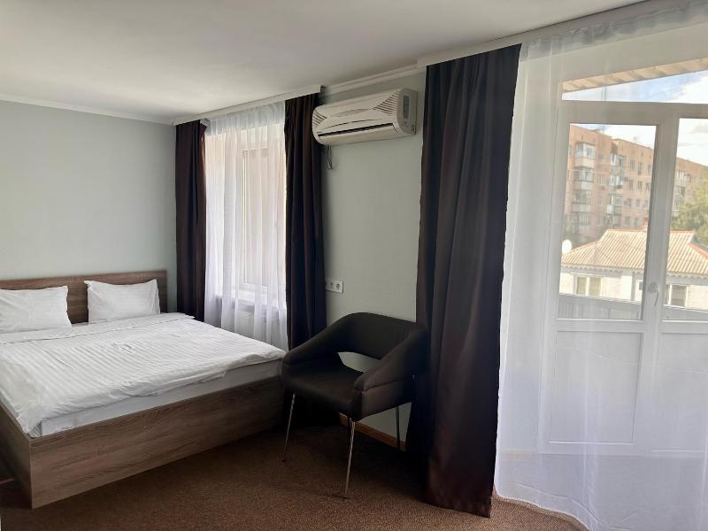 Deluxe Double Room image 3