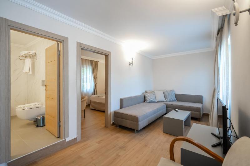 Economy Suite image 2