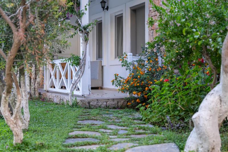 Three-Bedroom Villa (6 Adults) image 1